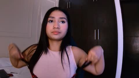 luna and banji online show from November 18, 1:04 pm