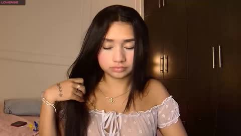 luna and banji online show from January 15, 1:59 pm