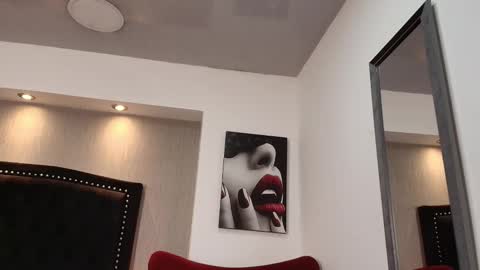 Luna And Titan  online show from January 10, 1:02 pm