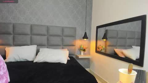 Snapshot of luna_bella3 chatting on November 19, 10:59 am Luna online show from November 19, 10:59 am