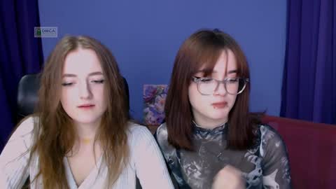 luna_berryy online show from December 18, 11:40 pm