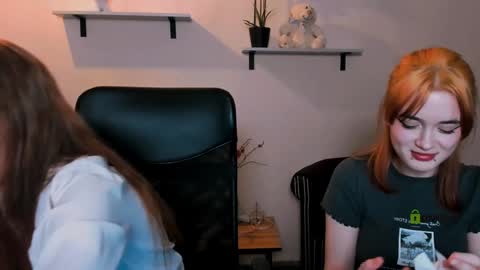 luna_berryy online show from December 21, 2:41 am