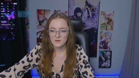 luna_berryy online show from December 21, 8:43 pm