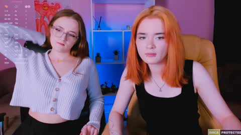luna_berryy online show from December 30, 7:42 pm