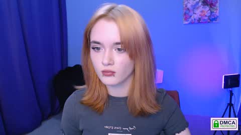luna_berryy online show from January 2, 7:40 pm