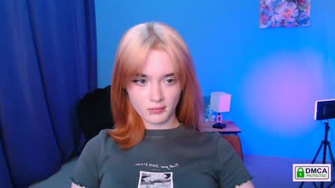 luna_berryy online show from January 2, 10:44 pm