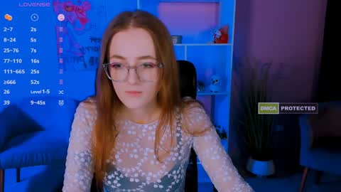 luna_berryy online show from January 4, 8:16 pm