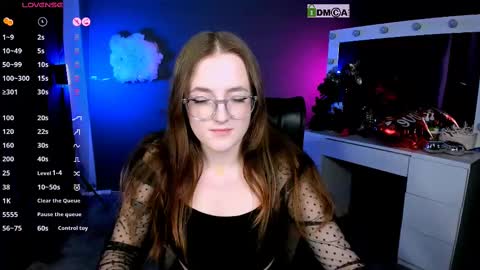 luna_berryy online show from February 17, 11:09 pm