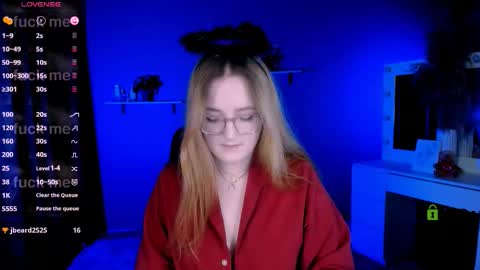 luna_berryy online show from October 2, 7:54 pm