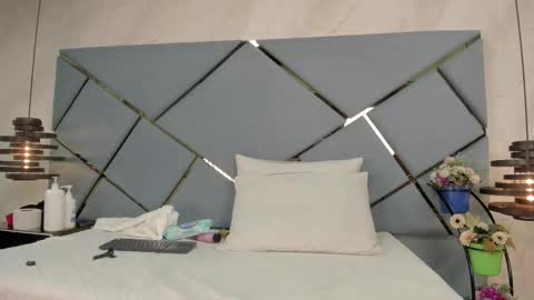 Snapshot of luna_blanca19 chatting on March 2, 7:15 am Sara online show from March 2, 7:15 am