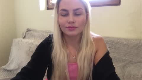 luna_blazer online show from November 22, 11:42 am