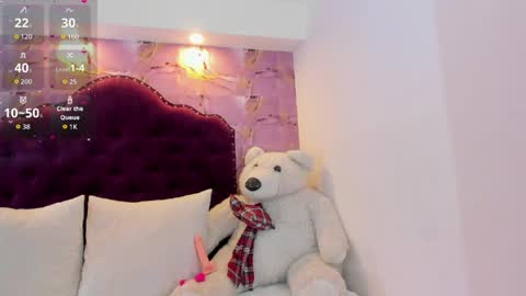 Luna Bloom online show from May 20, 5:02 am