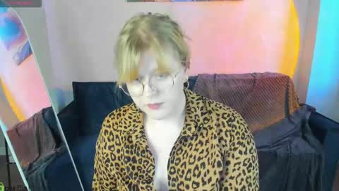 Snapshot of luna_c0ra chatting on February 12, 9:37 am luna online show from February 12, 9:37 am