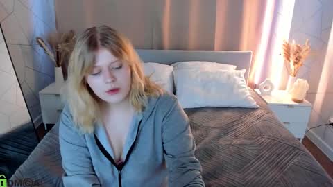 Snapshot of luna_c0ra chatting on February 26, 1:37 am luna online show from February 26, 1:37 am