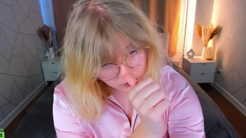 luna online show from April 5, 1:03 am