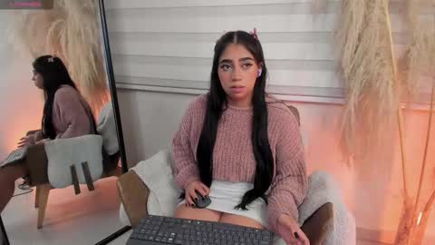 luna_cute14 online show from March 18, 9:51 pm