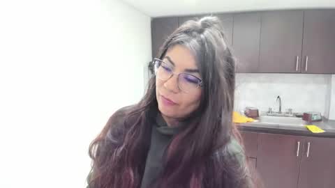 luna  online show from October 14, 11:11 am