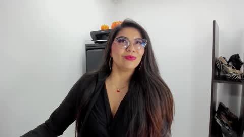 luna  online show from November 10, 11:20 am