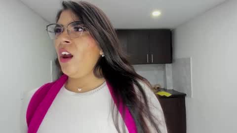 luna  online show from November 18, 11:14 am