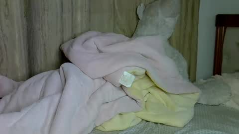 maskedmalkia online show from April 25, 12:02 am