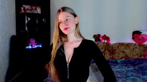 luna_evan online show from February 11, 10:37 am