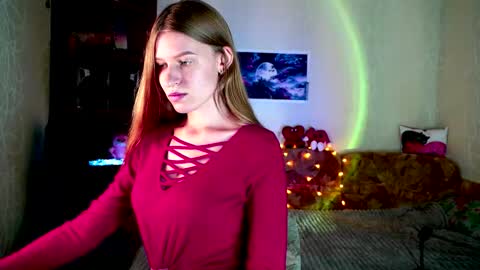 luna_evan online show from October 27, 9:57 am