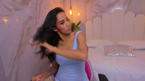 luna_hot_ass online show from December 1, 7:30 pm