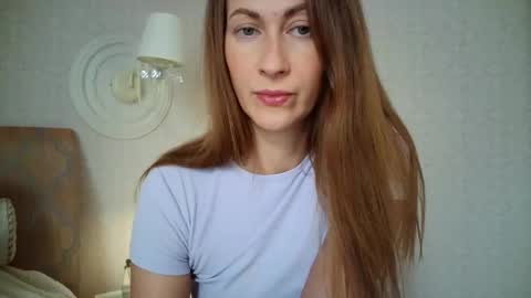 luna_hoti online show from September 25, 6:50 am