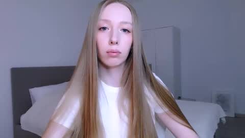 Luna online show from February 24, 8:51 pm