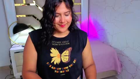 Snapshot of luna_jonez2 chatting on November 6, 11:11 am Luna Jonez online show from November 6, 11:11 am