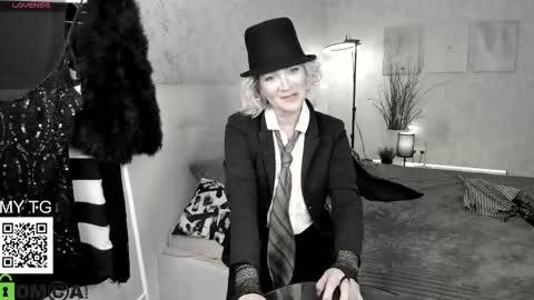 Snapshot of luna_lew1s chatting on October 21, 8:26 am luna_lew1s online show from October 21, 8:26 am