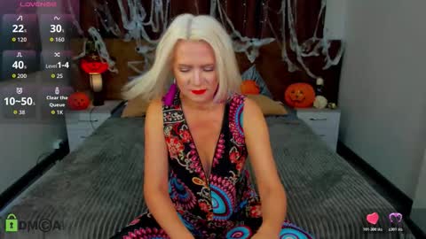 Snapshot of luna_lew1s chatting on October 30, 9:00 am luna_lew1s online show from October 30, 9:00 am