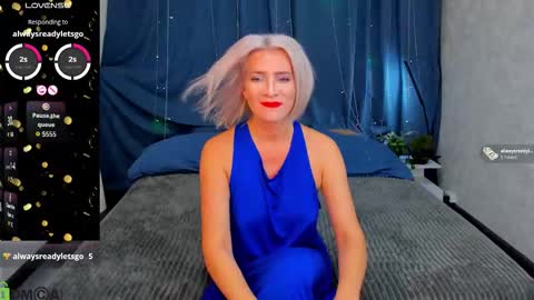 Snapshot of luna_lew1s chatting on November 6, 9:10 am luna_lew1s online show from November 6, 9:10 am