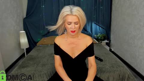 Snapshot of luna_lew1s chatting on November 18, 8:41 am luna_lew1s online show from November 18, 8:41 am