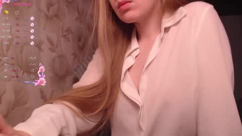 Snapshot of luna_loveisgood chatting on October 29, 10:06 am Luna online show from October 29, 10:06 am