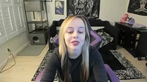 Luna online show from February 25, 4:22 am