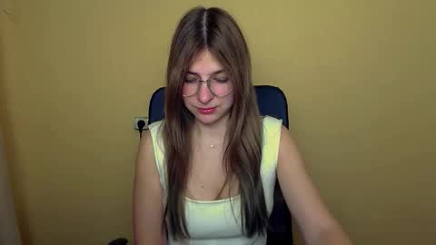 Snapshot of luna_lush_ chatting on October 23, 8:35 am Luna online show from October 23, 8:35 am