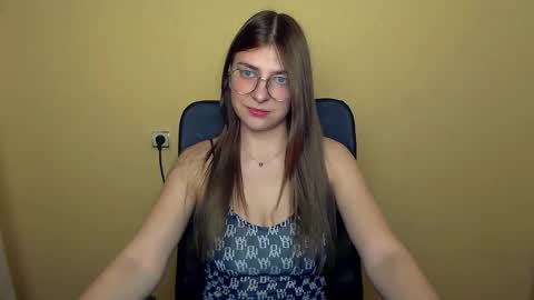 Snapshot of luna_lush_ chatting on November 12, 4:07 pm Luna online show from November 12, 4:07 pm