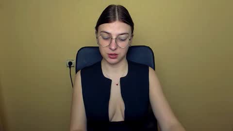 Snapshot of luna_lush_ chatting on November 21, 1:10 pm Luna online show from November 21, 1:10 pm