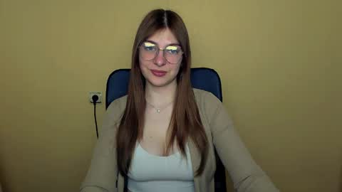 Snapshot of luna_lush_ chatting on April 24, 9:45 am Luna online show from April 24, 9:45 am
