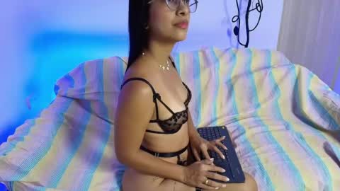 Lunaa online show from June 19, 1:48 pm