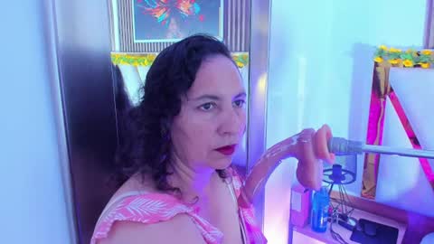 luna_naughty1 online show from June 18, 7:07 pm