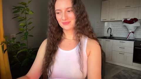 Snapshot of luna_raee chatting on September 27, 9:47 am luna_raee online show from September 27, 9:47 am