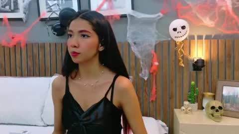 LUNA  online show from October 24, 1:51 pm