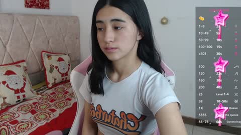 luna_roussee online show from December 22, 3:55 am