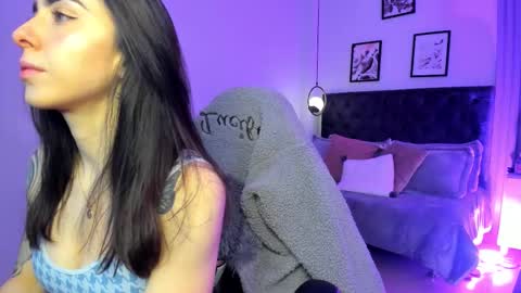 Snapshot of luna_tagliaferri chatting on January 17, 2:33 pm Luna online show from January 17, 2:33 pm