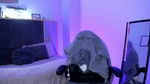 Snapshot of luna_tagliaferri chatting on January 18, 1:15 pm Luna online show from January 18, 1:15 pm