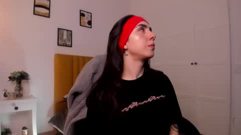 Snapshot of luna_tagliaferri chatting on February 14, 9:00 pm Luna online show from February 14, 9:00 pm