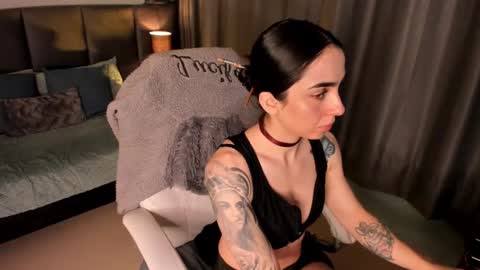 Snapshot of luna_tagliaferri chatting on March 2, 3:30 pm Luna online show from March 2, 3:30 pm