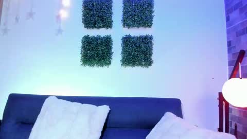 luna_valen online show from February 18, 3:57 am